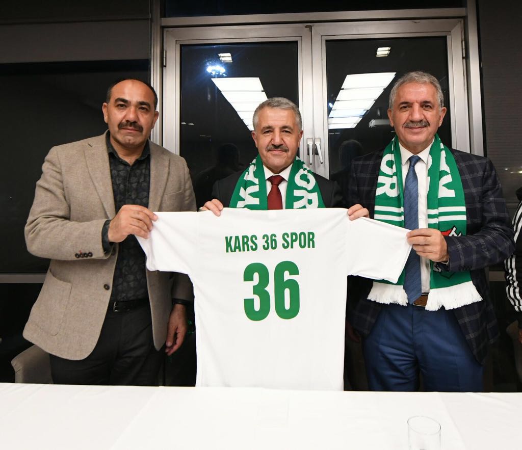 Bakan Arslan’dan Kars36 Spor’a 250 bin TL destek