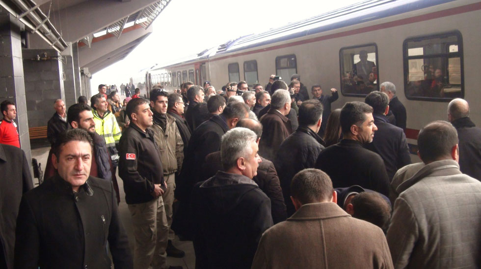 Bakan Arslan Doğu Ekspresi’nde İncelemelerde Bulundu