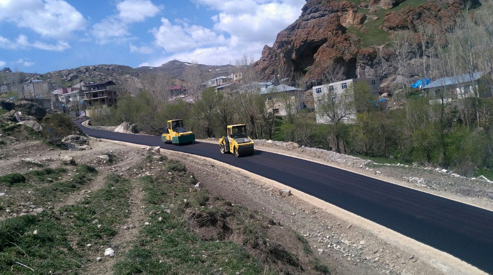 Büyükşehir Kırsalda Dağ-Taş Demeden Yol Yapıyor
