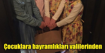 Çocuklara bayramlıkları valilerinden