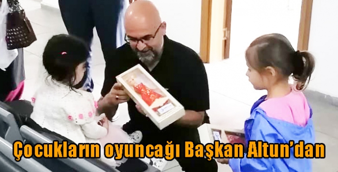 Çocukların oyuncağı Başkan Altun’dan