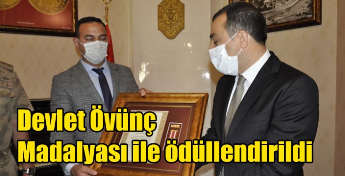 Devlet Övünç Madalyası ile ödüllendirildi