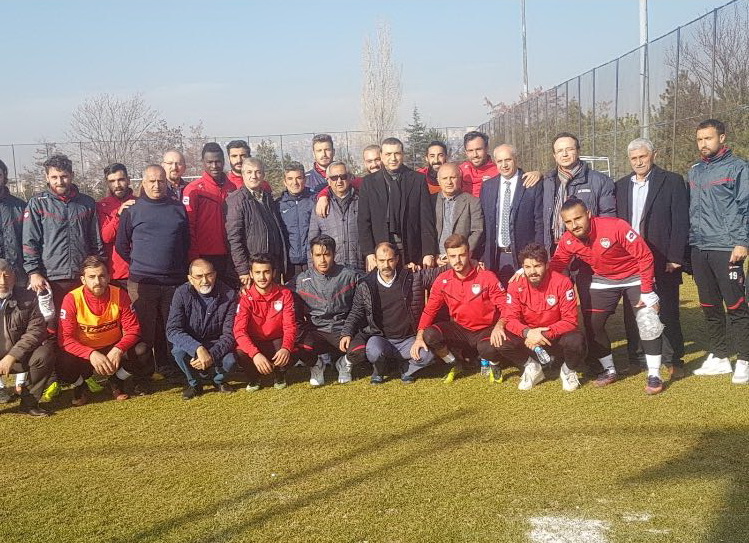 Erdoğan Yıldırım Federasyon yönetimiyle Kars36 Spor’u ziyaret etti