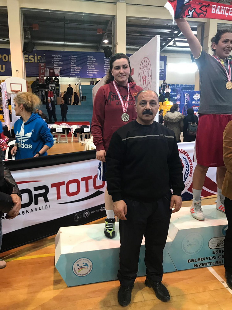 Gizem Aydemir boksta Türkiye İkincisi