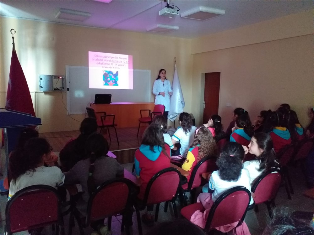 KAKÜV’de Ergenlik Dönemi semineri