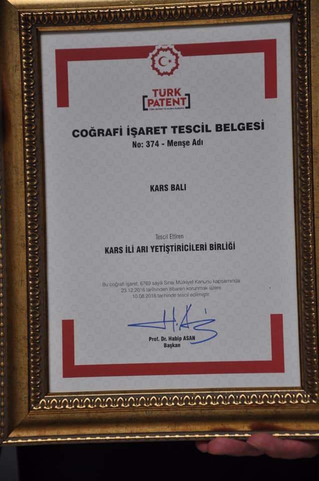 Kars Balının Coğrafi İşaret Tescil Belgesi Adem Ertaş’a Takdim Edildi