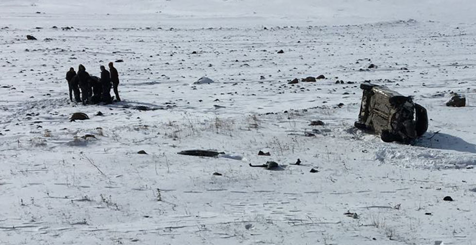 Kars’ta buzlu yol kazası