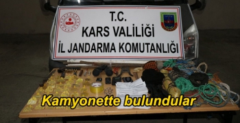 Kars’ta çalıntı hayvanlar kamyonette bulundu