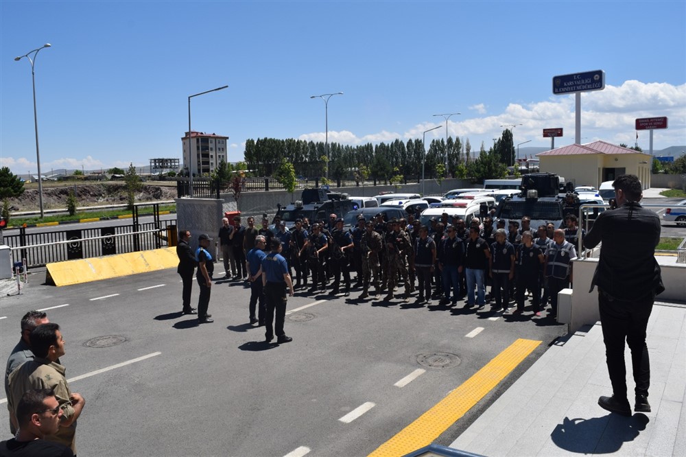 Kars’ta göçmen kaçakçılığı uygulaması