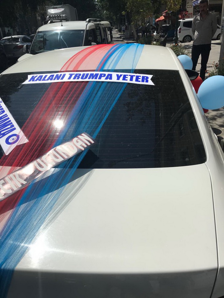 Kars’ta sünnet arabasına ilginç yazı