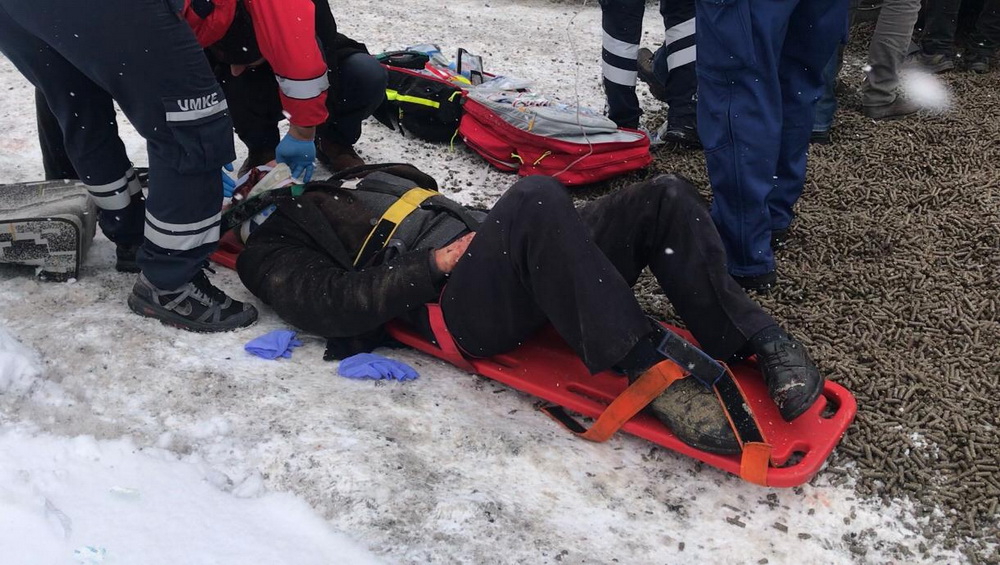 Kars’ta yolcu midibüsü ile TIR çarpıştı: 20 yaralı