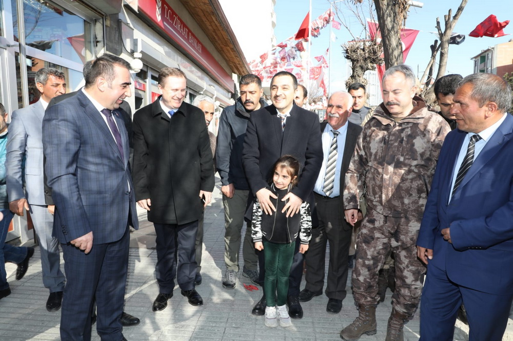 Kars Valisi Türker Öksüz: Varlık nedenimiz sizlere hizmet etmektir