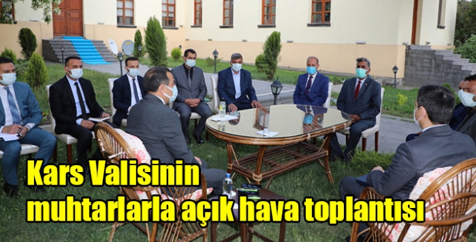 Kars Valisinin muhtarlarla açık hava toplantısı