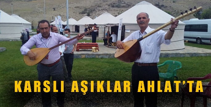 Karslı Aşıklar Mahmut Karataş ve Ayhan Şimşekoğlu Ahlat’ta