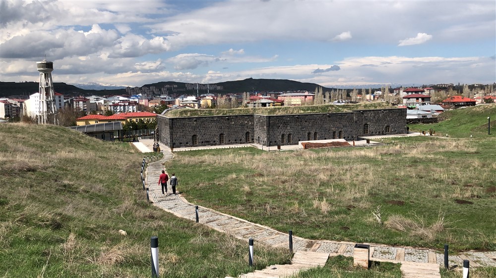 Özel Çelik Başarı Koleji Kanlı Tabya’yı İngilizce Tanıttı