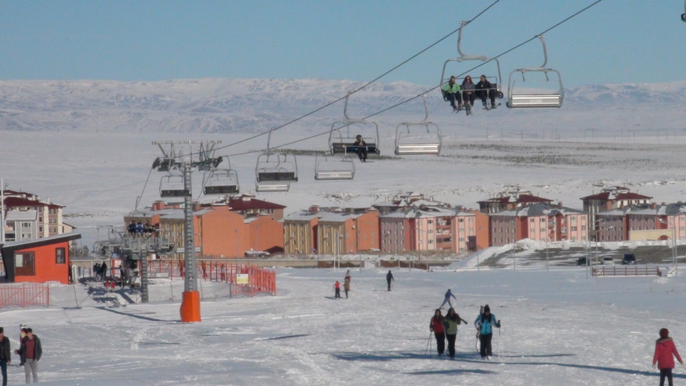 Sarıkamış’ta Kayak Sezonu Açıldı