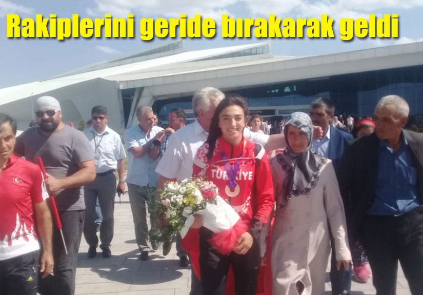 Tuğba Toptaş, Atletizmde Kars’ın Göğsünü Kabarttı