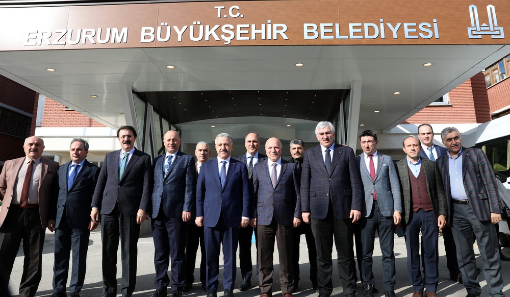 Ulaştırma Bakanı Arslan Büyükşehir’i Ziyaret Etti