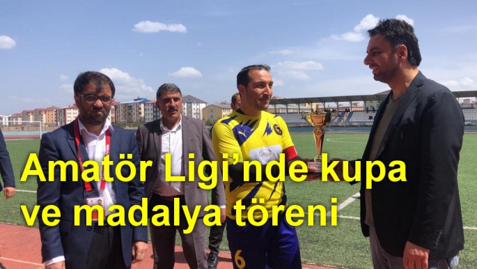 Umut Coşkun Büyükler Amatör Ligi’nde kupa ve madalya töreni